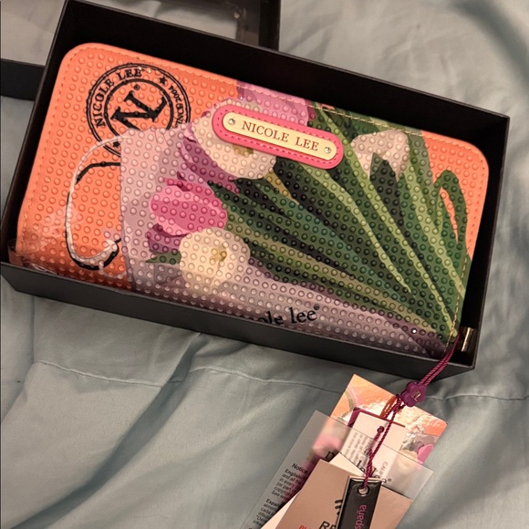 Nicole Lee Multicolor Floral Wallet NIB - Picture 1 of 7